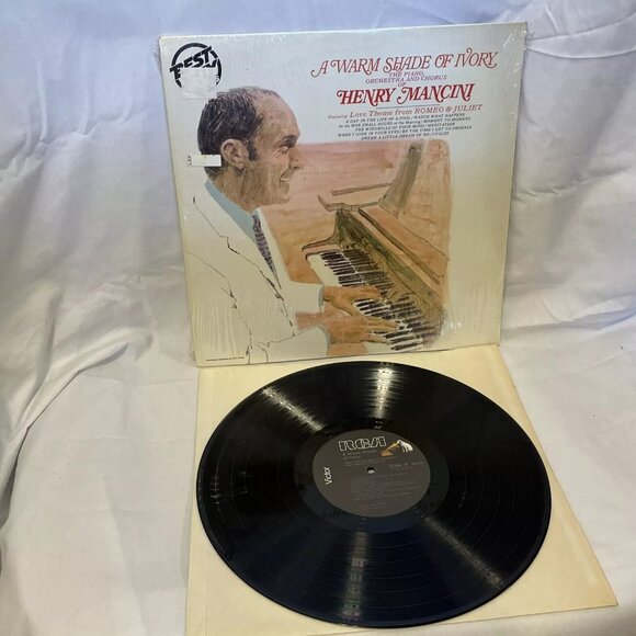 Henry Mancini A Warm Shade Of Ivory (Vinyl, 1969) RCA Victor AYL1-3757 VG+ LP - Picture 2 of 9
